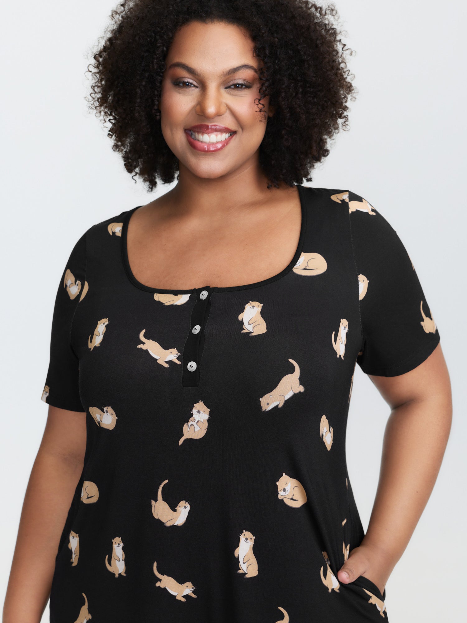 Otter Print Stretchy Button Detail Nightgown
