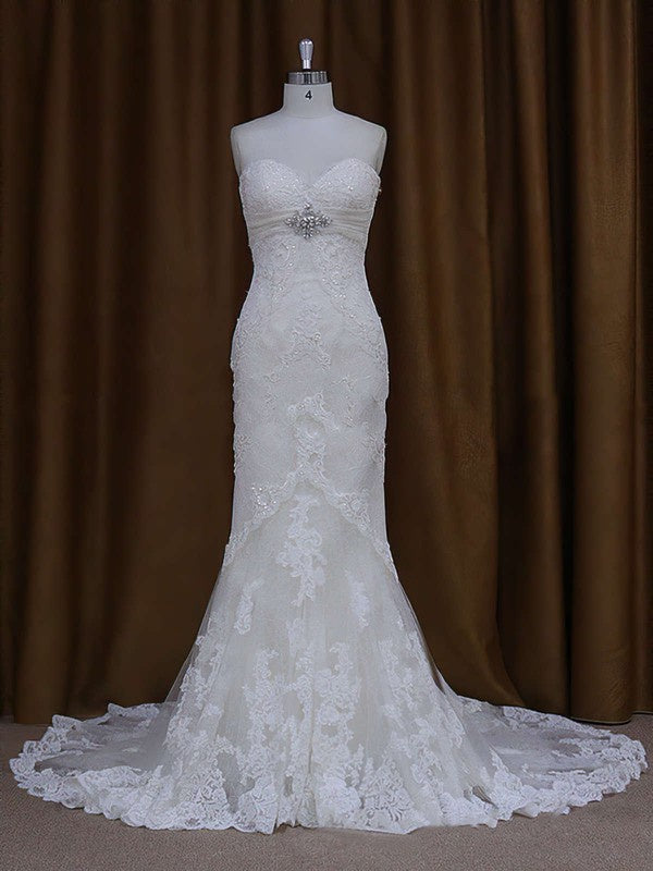 Elegant Sweetheart Strapless Lace Mermaid Wedding Dresses with Lace Appliques