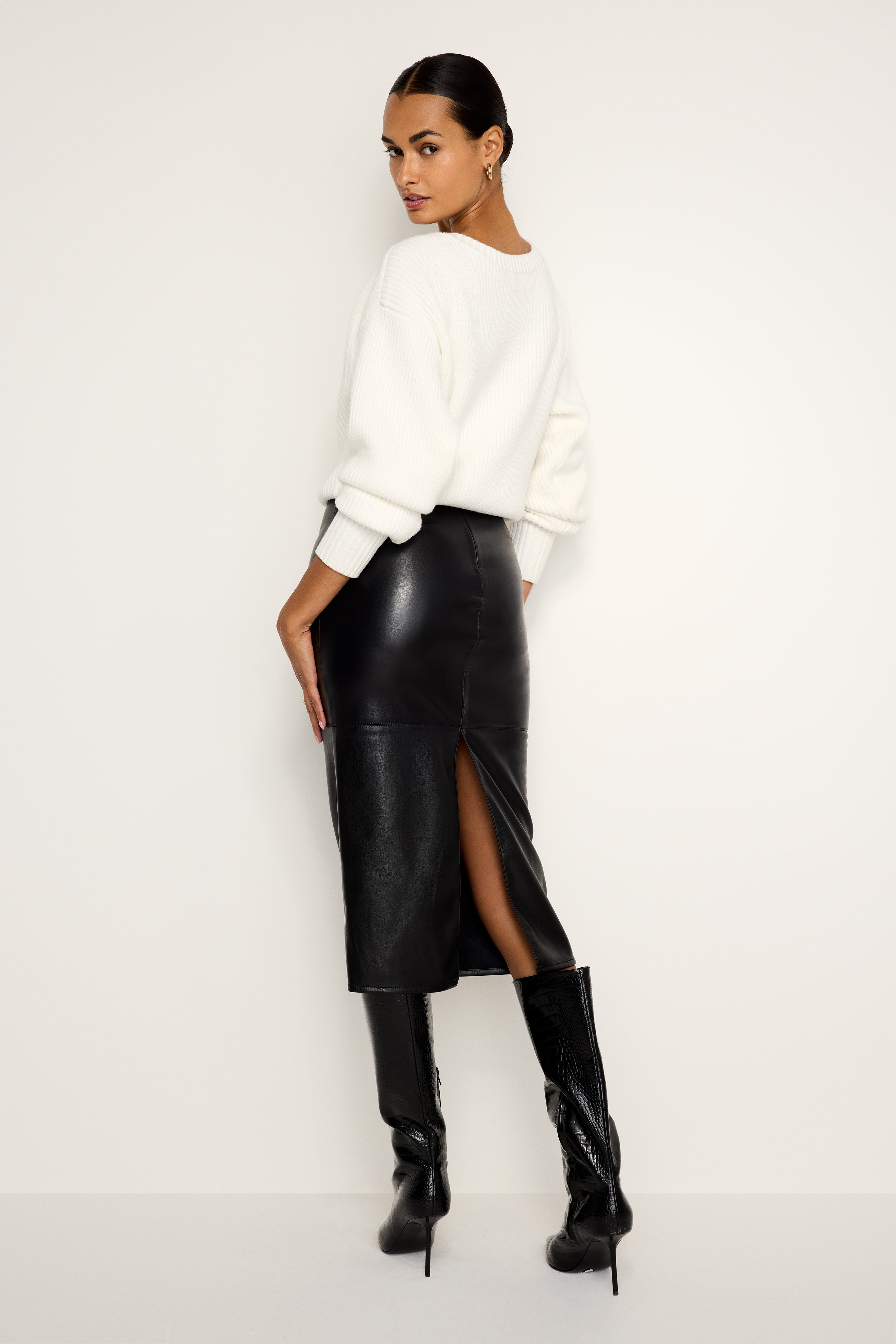 FAUX LEATHER MIDI SKIRT | BLACK001