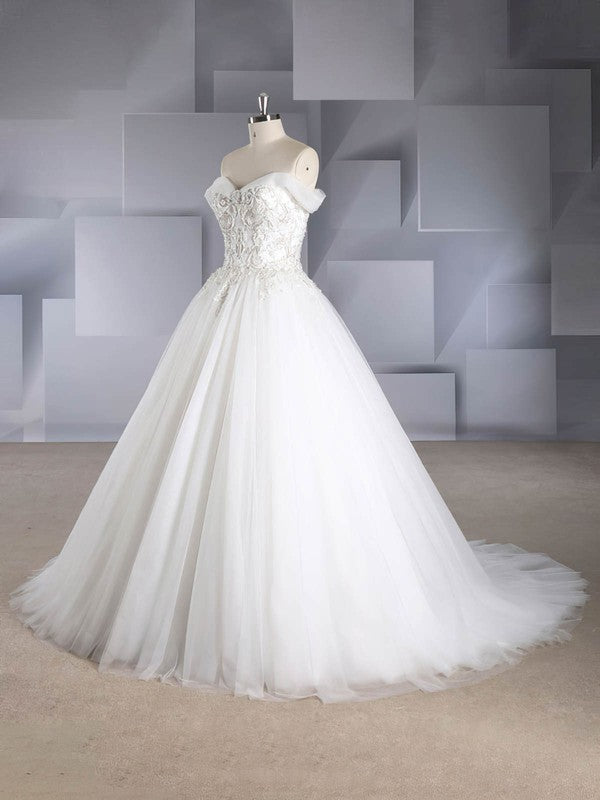 Deluxe Sweetheart Off-The-Shoulder Court Train Tulle Ball Gown Wedding Dresses