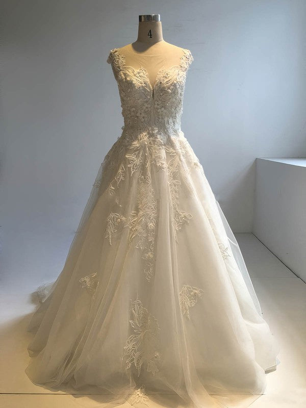 Charming Sleeveless Lace Tulle Cathedral Train Ball Gown Wedding Dresses with Appliques