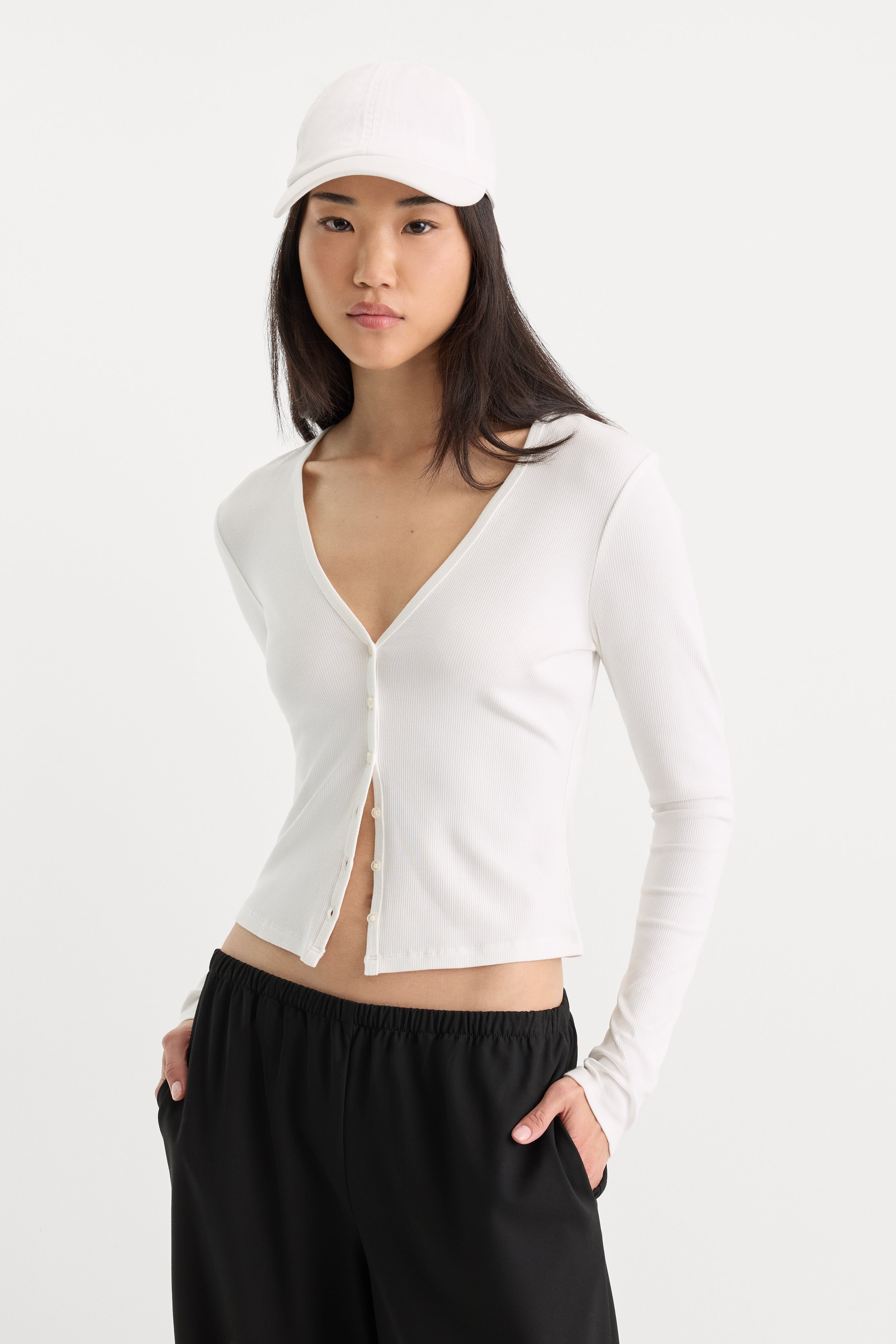 THE RIB V NECK CARDIGAN | CHALK