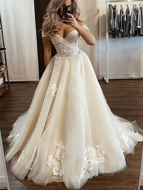 Beautiful Ball Gown Lace Off-The-Shoulder Wedding Dresses with Appliques