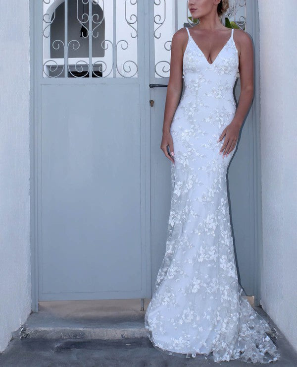 Beautiful V-Neck Spaghetti Straps Lace Trumpet Wedding Dresses with Sweep Train