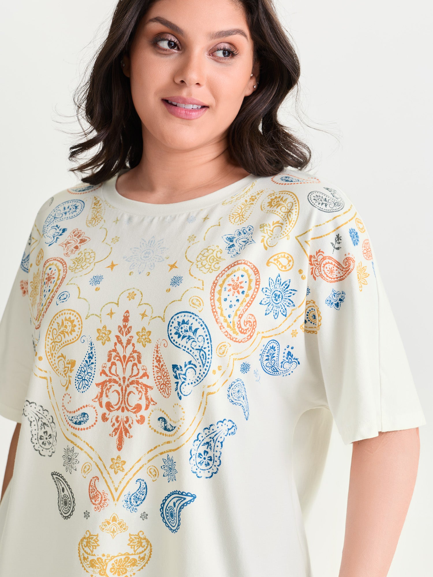 Cotton Stretchy Paisley Print Curvy Hem T-Shirt