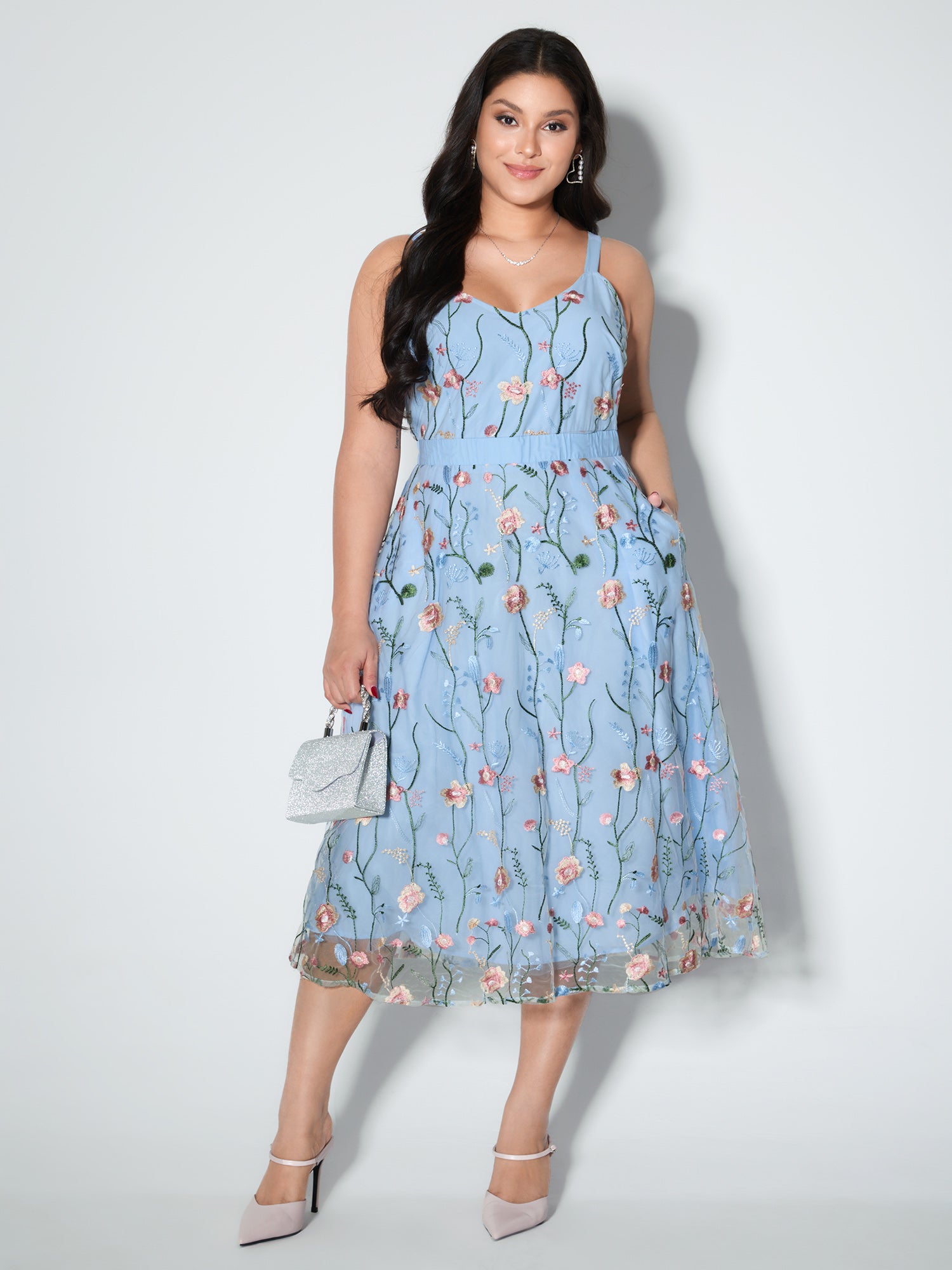 Floral Embroidered Lined Sleeveless Midi Dress