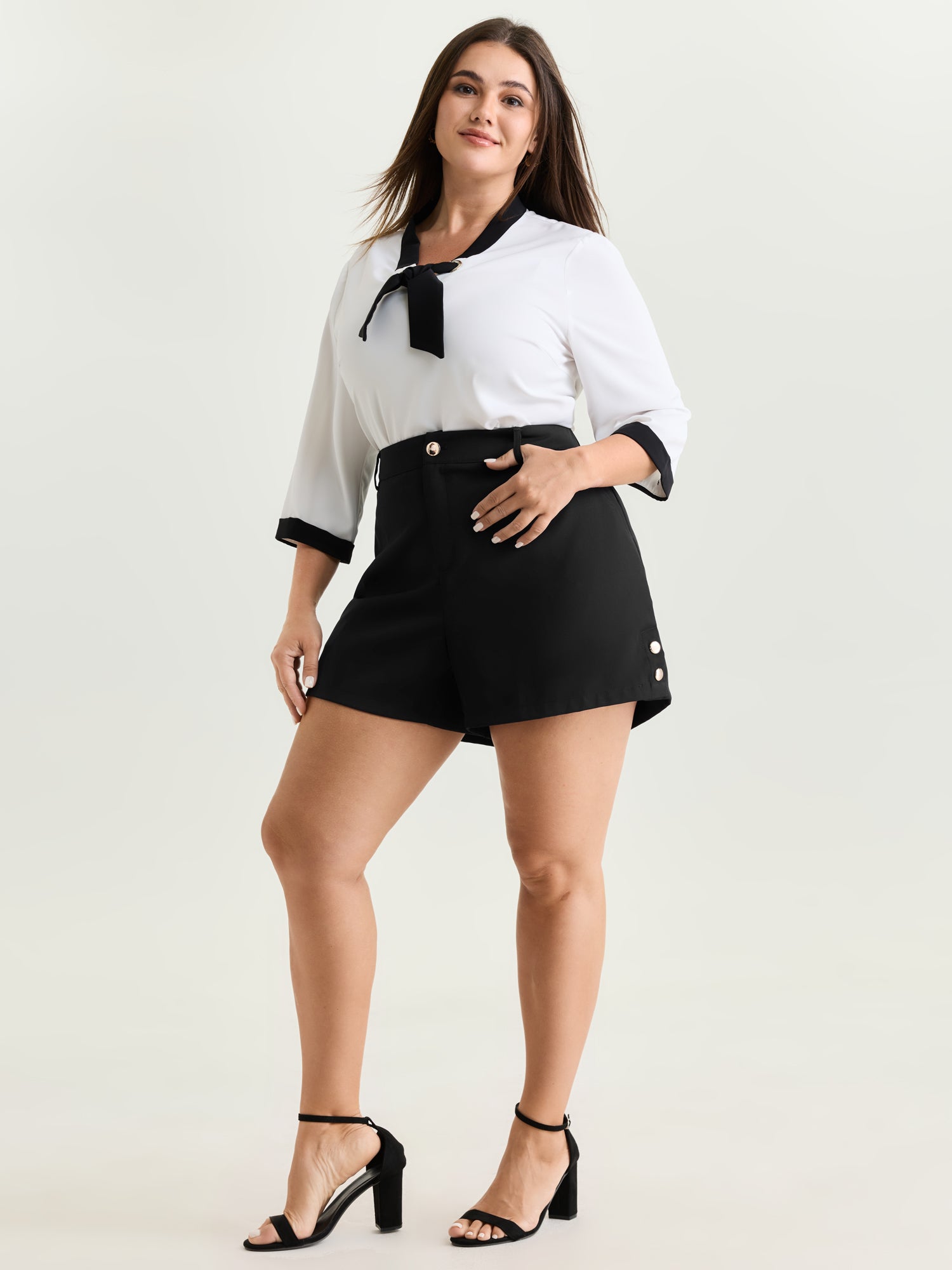 Side Button Detail Straight-Leg Shorts