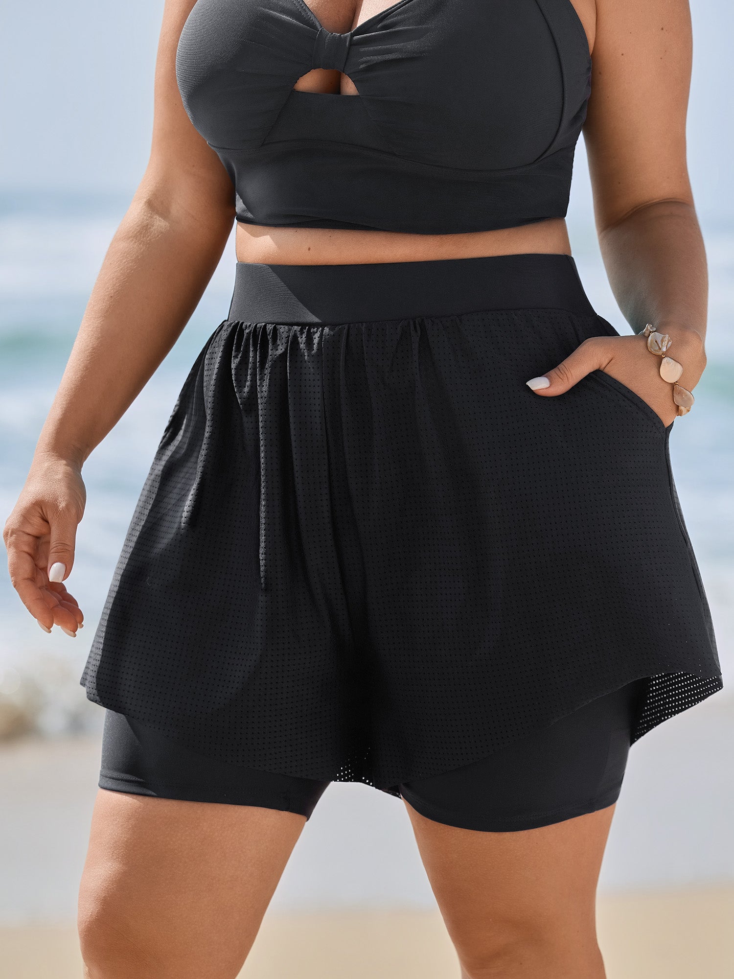 Full-Hip Coverage Pockets Spliced Swim Shorts