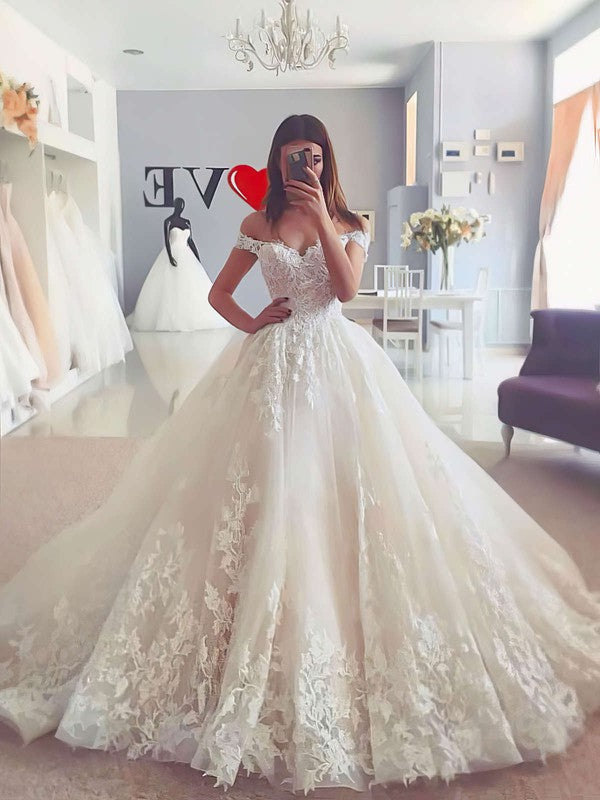 Glamorous Ball Gown Lace Off-The-Shoulder Sweetheart Tulle Floor-Length Wedding Dresses with Appliques