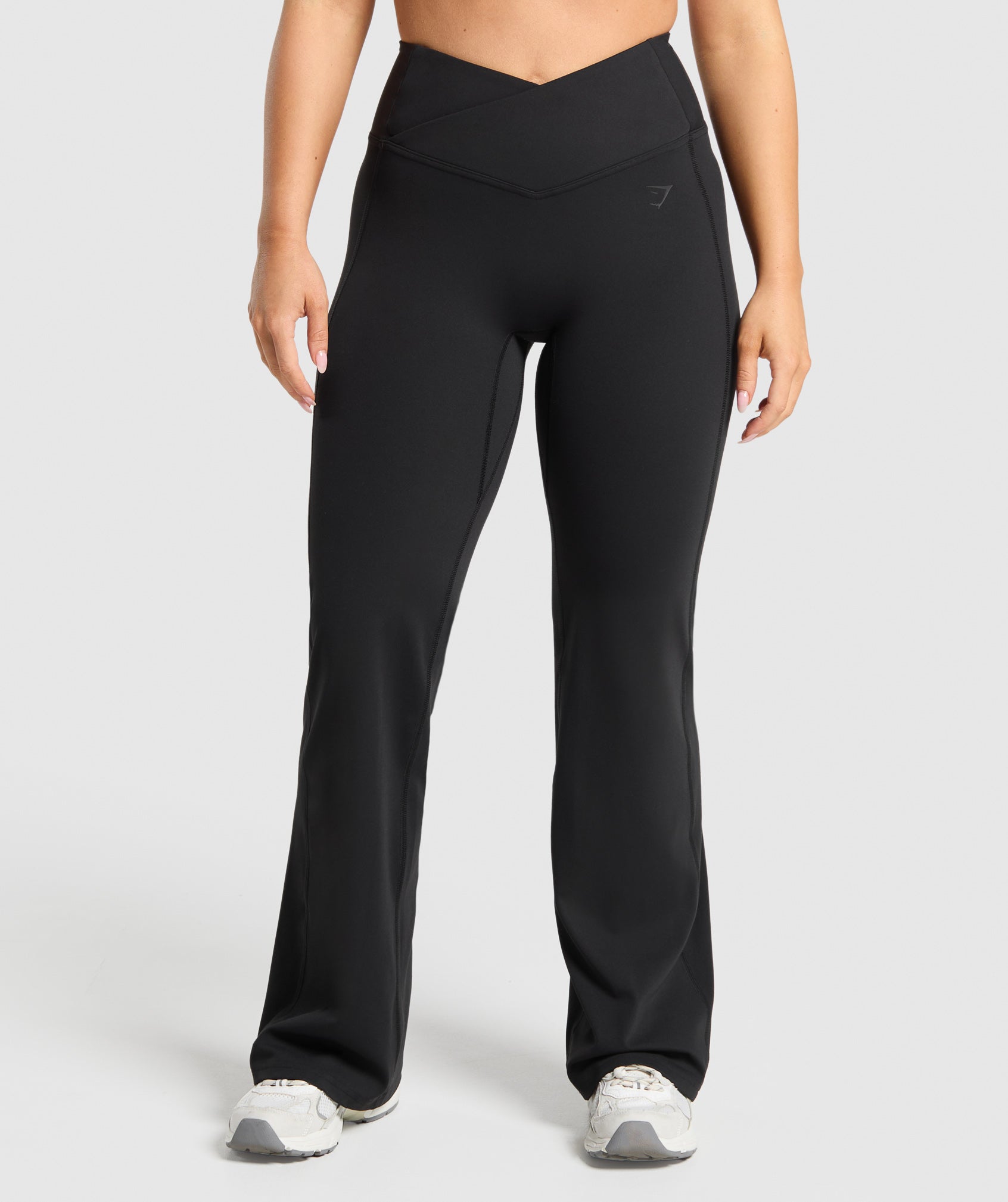 Gymshark Crossover Flared Short Leggings - Black