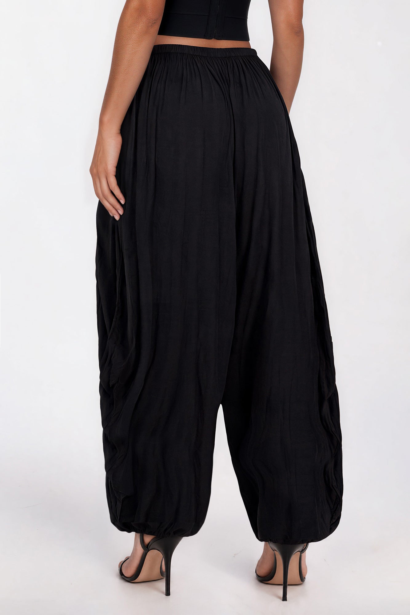 Cindy Cropped Barrel Satin Pants - Black