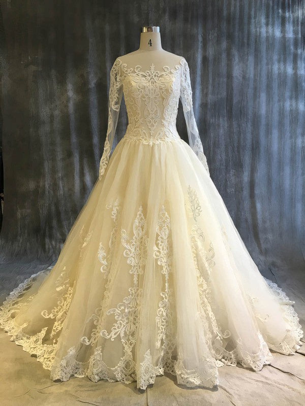 Chic Long Sleeves Tulle Lace Ball Gown Chapel Train Wedding Dresses