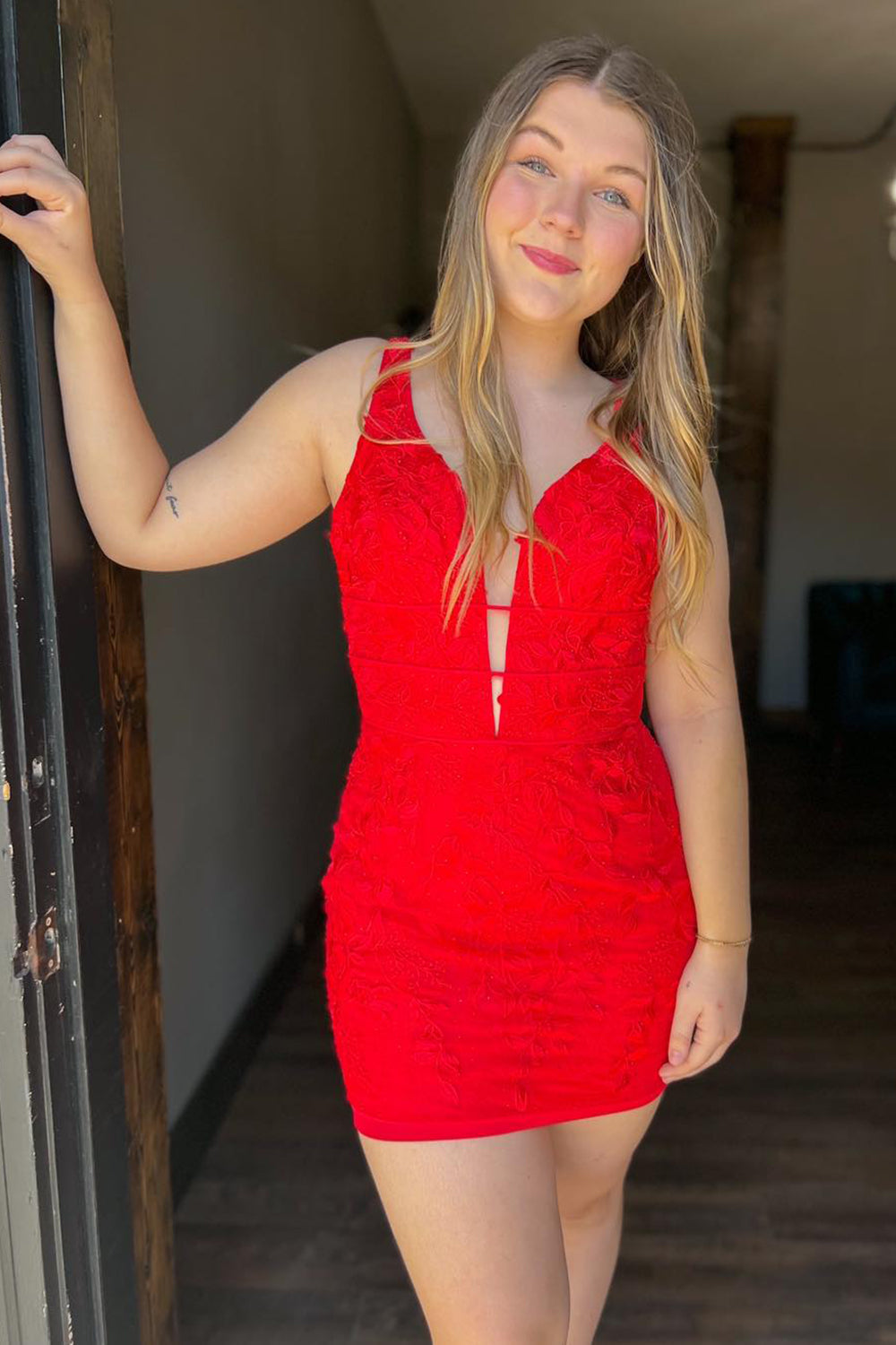 Red V-Neck Lace Tight Short Homecoming Dress/Mini Dress