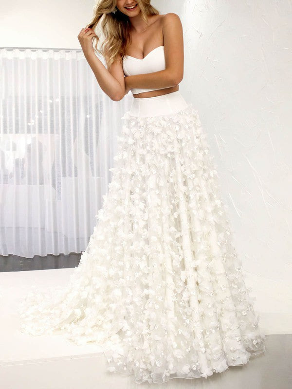 Elegant Two-Piece Lace Strapless Sweetheart Ball Gown Wedding Dresses with Appliques