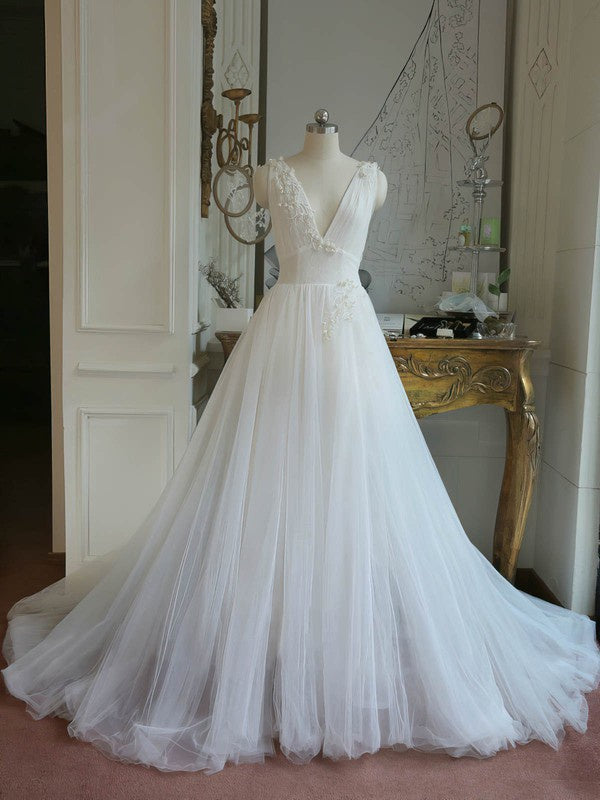 Beautiful A-Line Deep V-Neck Sleeveless Tulle Sweep Train Wedding Dresses with Appliques