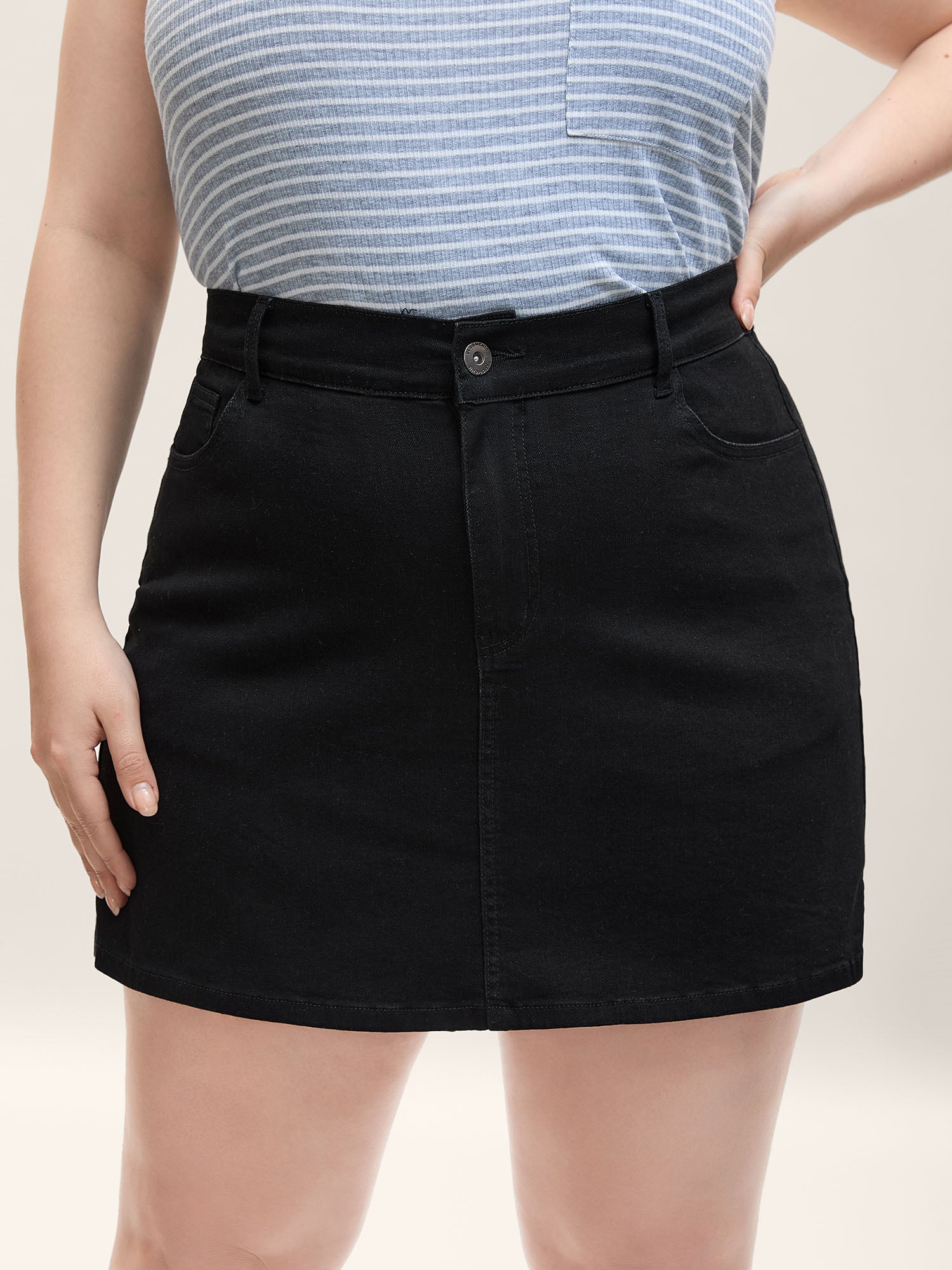 Plain Slit Fitted  Denim Skorts