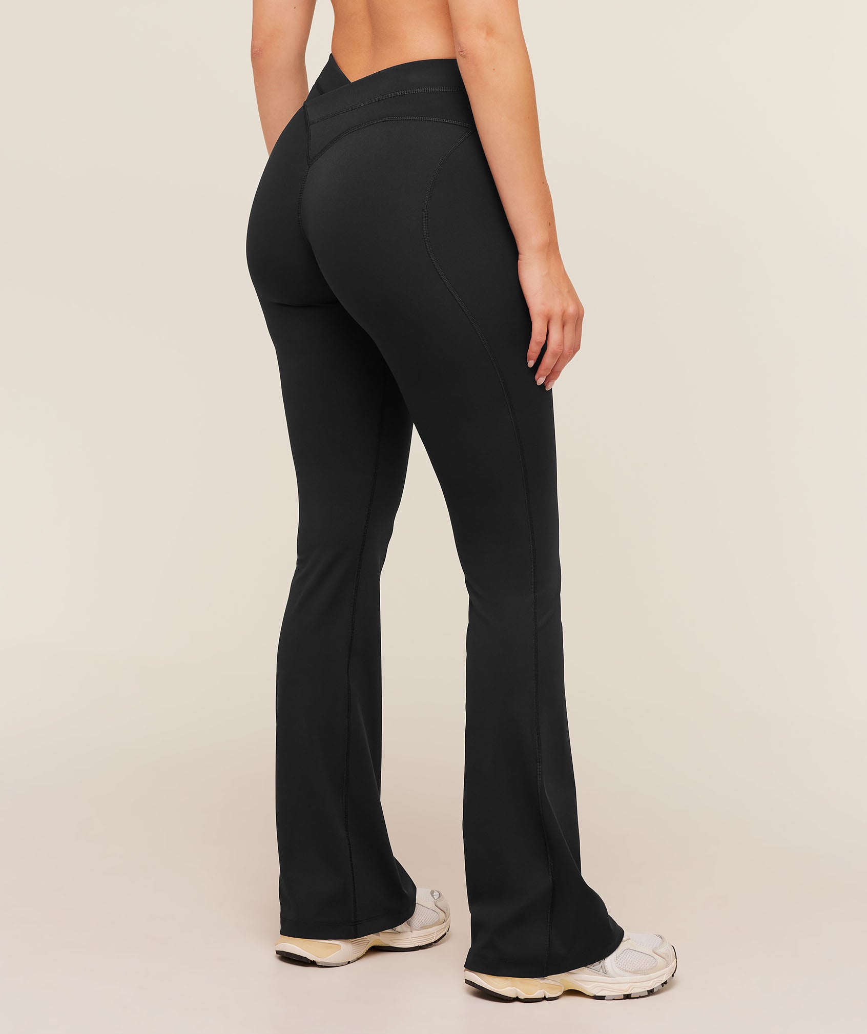 Gymshark Crossover Back Flared Leggings - Black