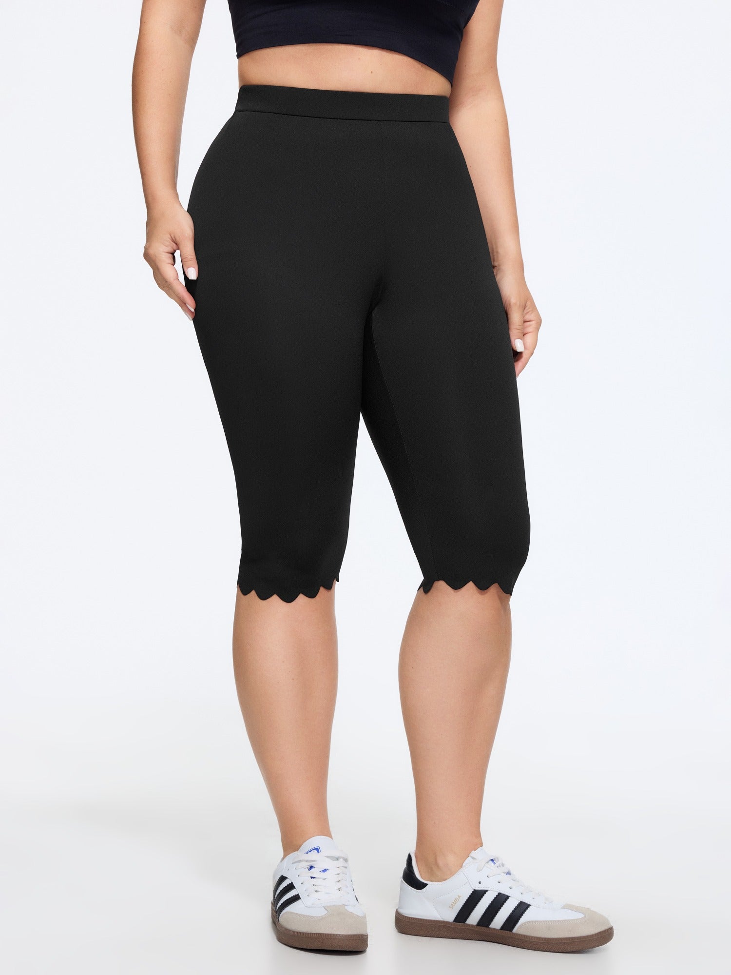 High Waist Scallop Hem Capri Leggings