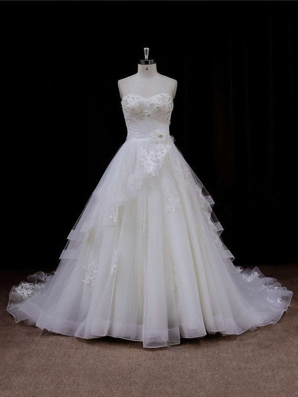 Glamorous Sweetheart Strapless Tulle Ball Gown Wedding Dresses with Appliques