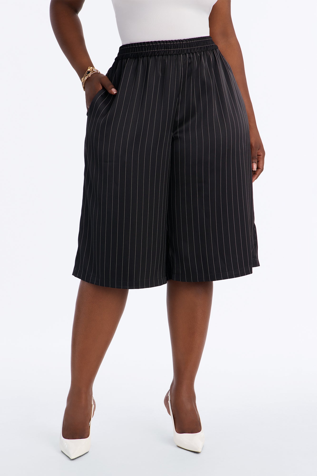 Andie Satin Pinstripe Bermuda Short - Black/combo
