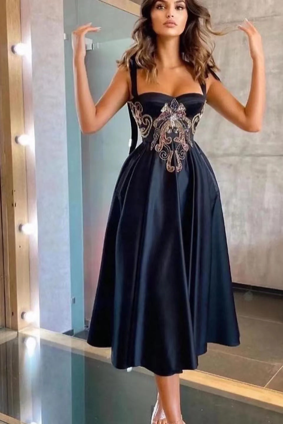 Elegant A-Line Evening Dress Straps With Appliques