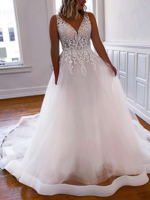 Deluxe Lace Appliques A-Line V-Neck Tulle Sleeveless Wedding Dresses