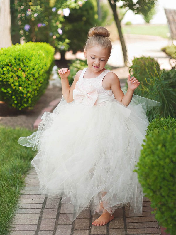 Fashionable Scoop Neck Tulle Ankle-length Flower Girl Dresses with Bow