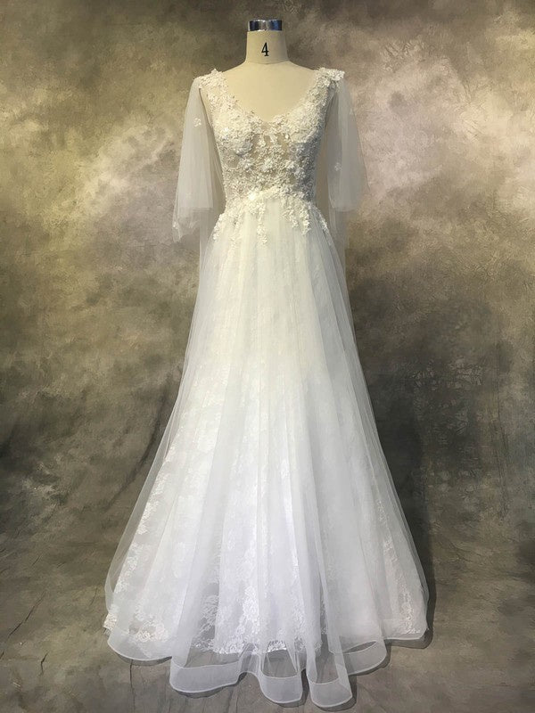 Exquisite A-Line V-Neck Lace Tulle Wedding Dresses with Court Train