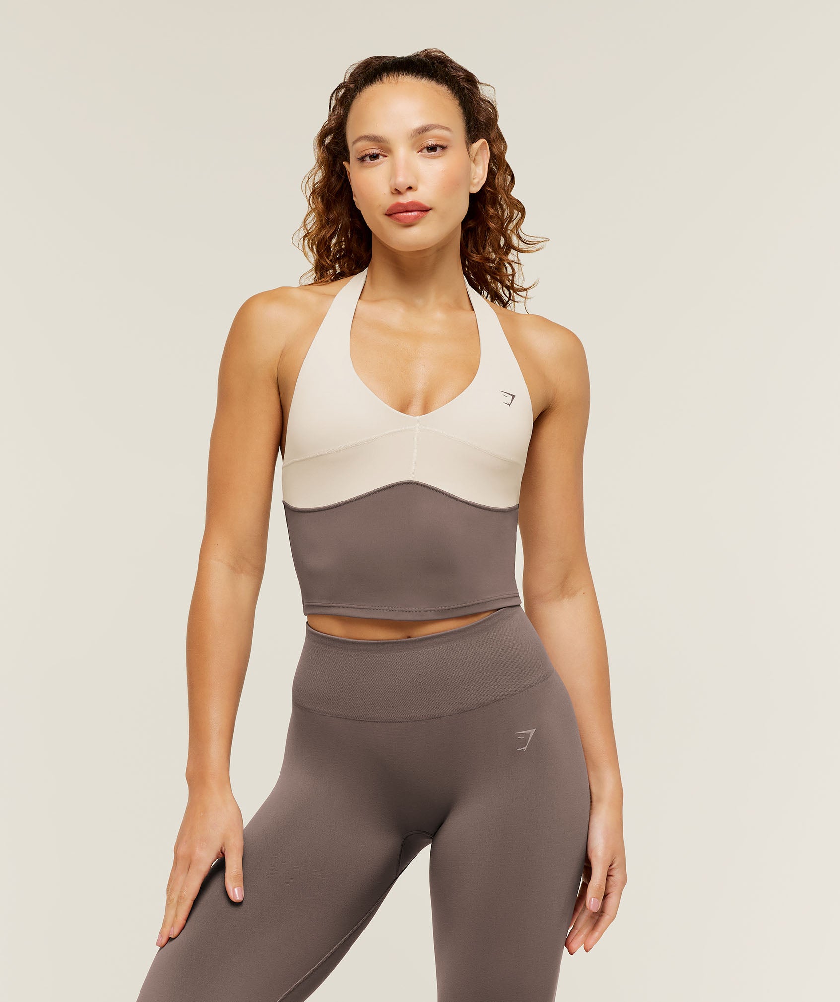 Gymshark Colour Block Halter Neck Tank With Shelf - Cool Brown/Pebble Grey