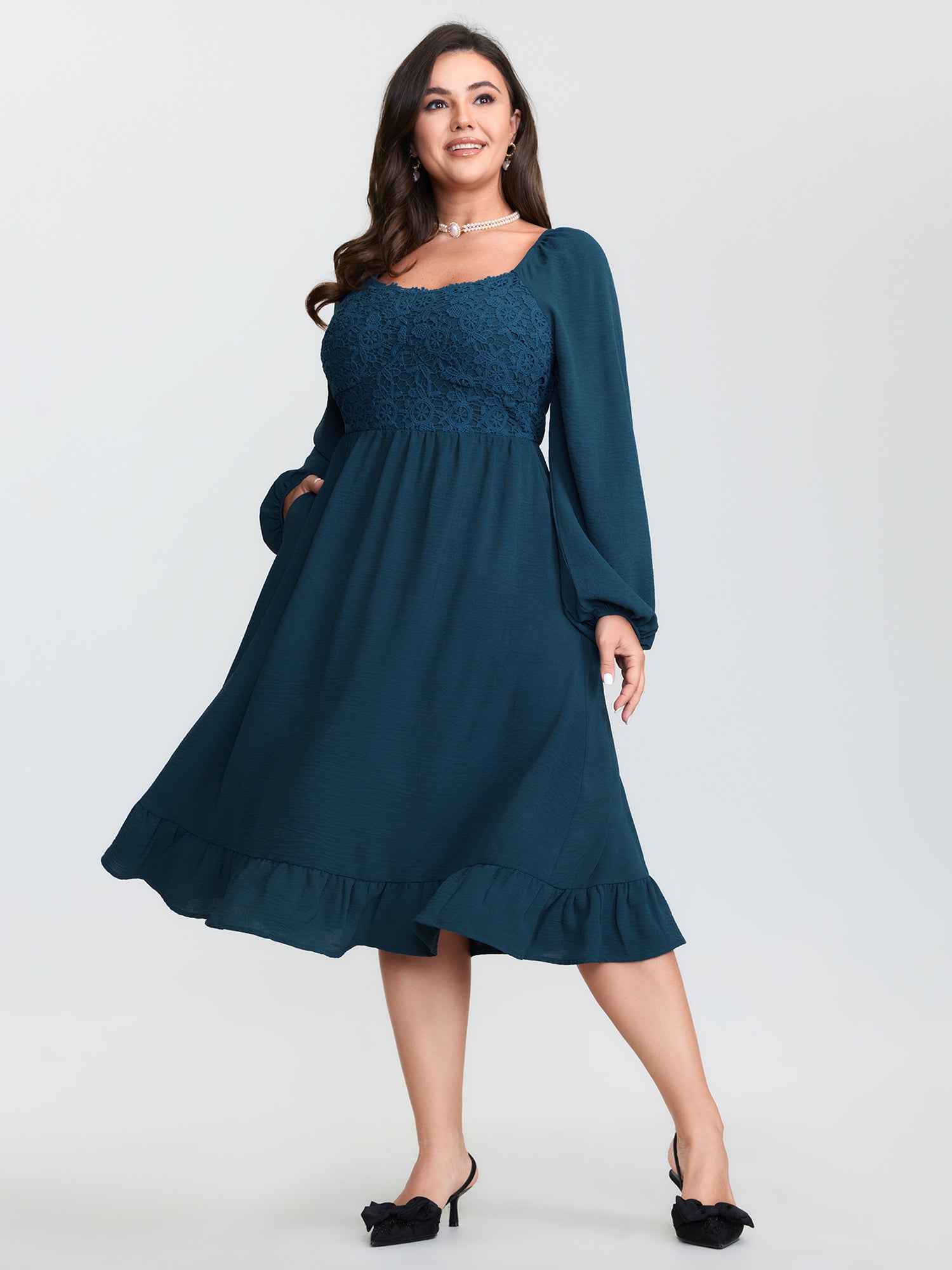 Floral Lace Sweetheart Neckline Midi Dress