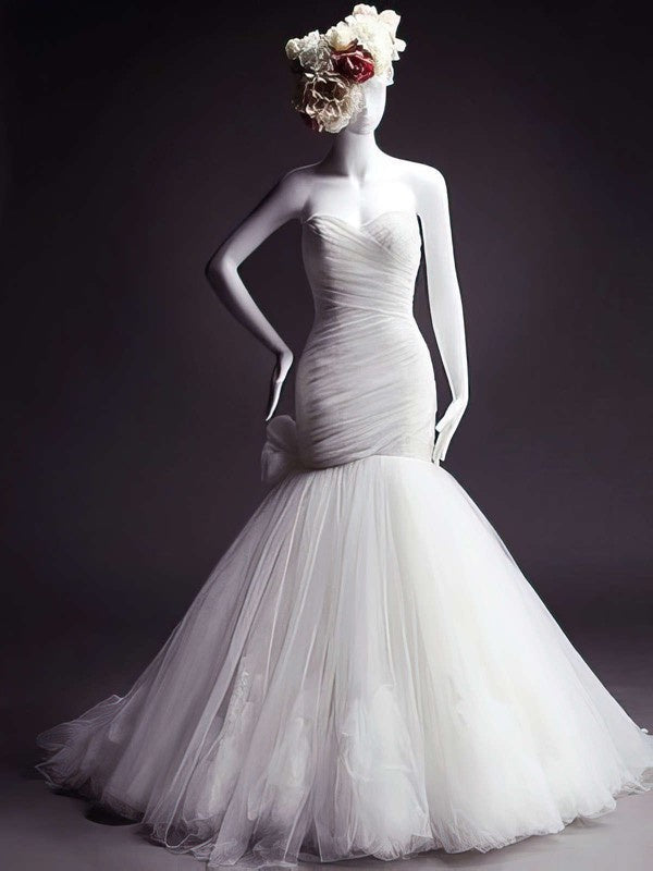 Gorgeous Trumpet Strapless Sweetheart Wedding Dresses with Ruffles