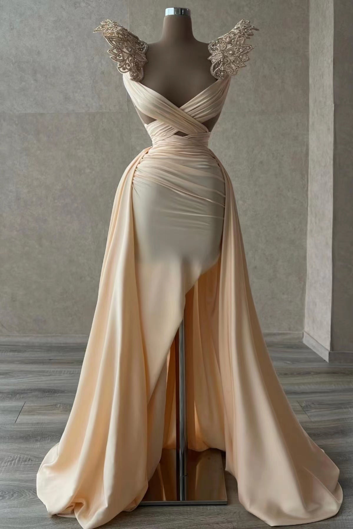 Gorgeous V-Neck Evening Dress Beadings Sleeveless Mermaid With Slit