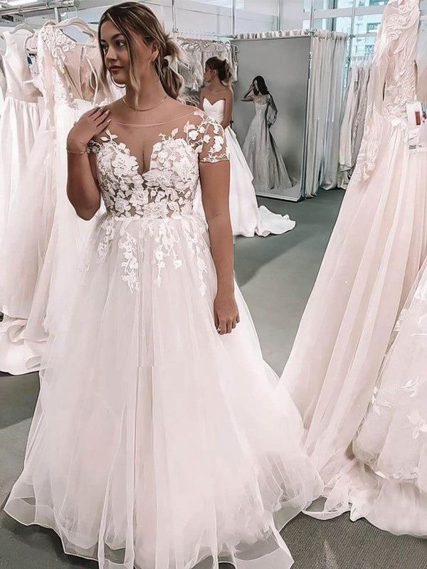 Elegant Chapel Train Scoop Short Sleeves Ball Gown Lace Wedding Dresses with Appliques