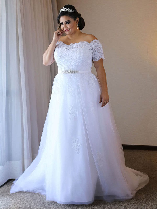 Exquisite Off-The-Shoulder Tulle Sweep Train Lace Ball Gown Wedding Dresses with Appliques