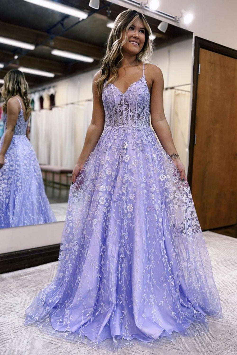 Lilac Corset Prom Dress with Spaghetti Straps and Appliques in A-Line Style