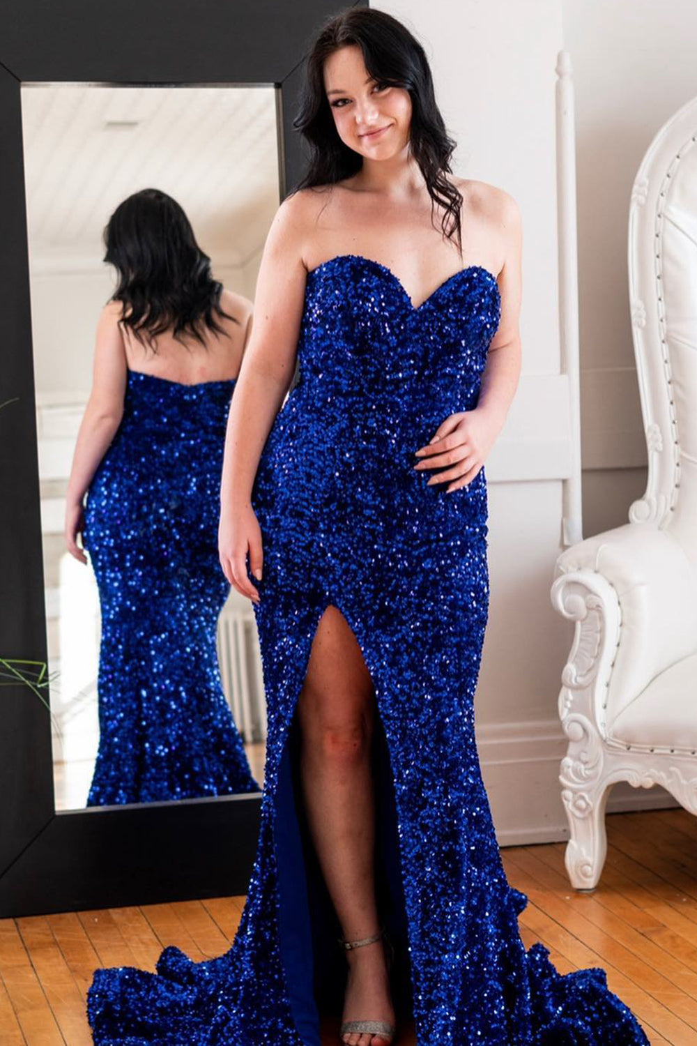Royal Blue Sequined Plus-Size Prom Dress with Sweetheart Neckline and Front Slit
