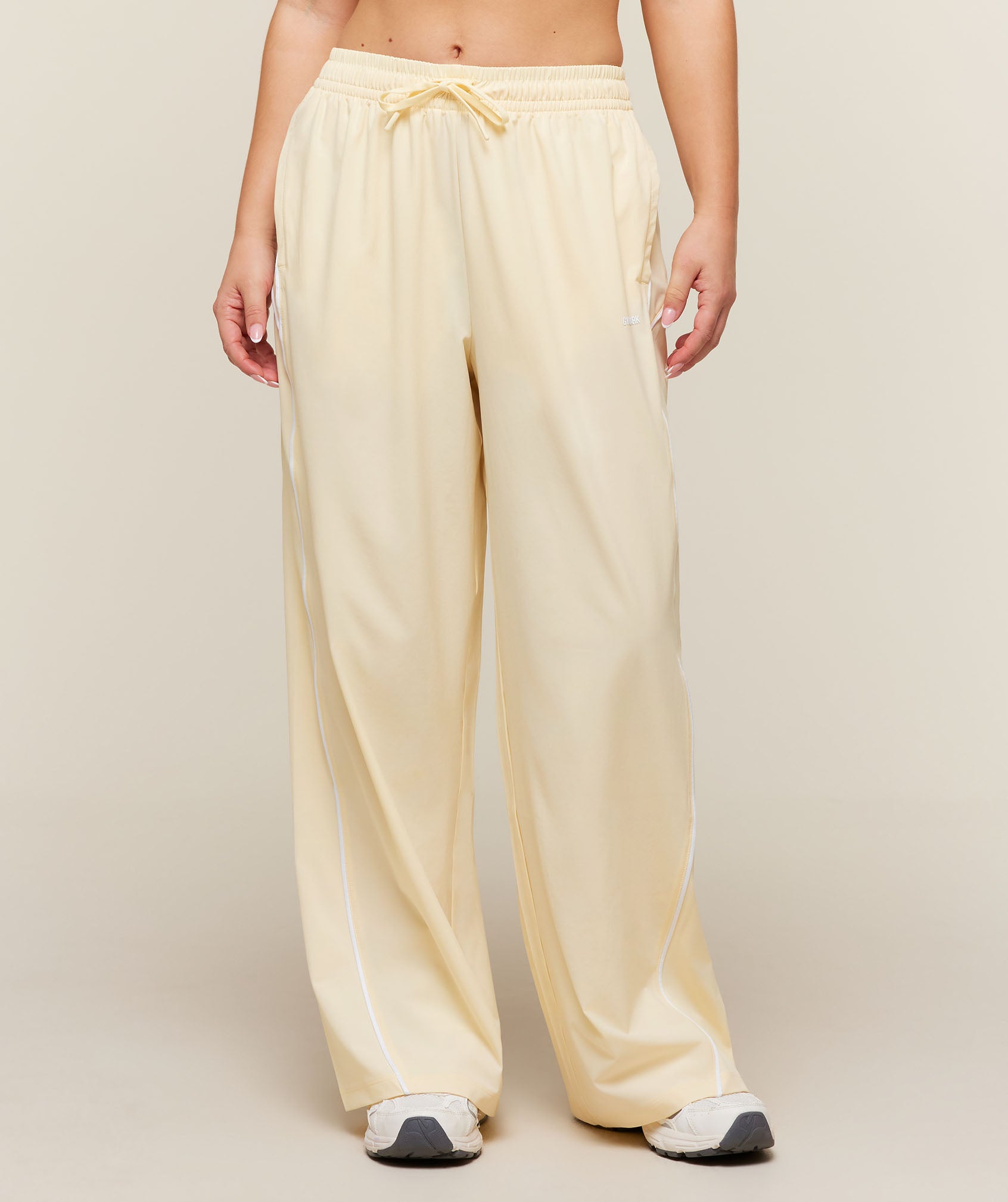 Gymshark Track Pants Short - Butter Yellow