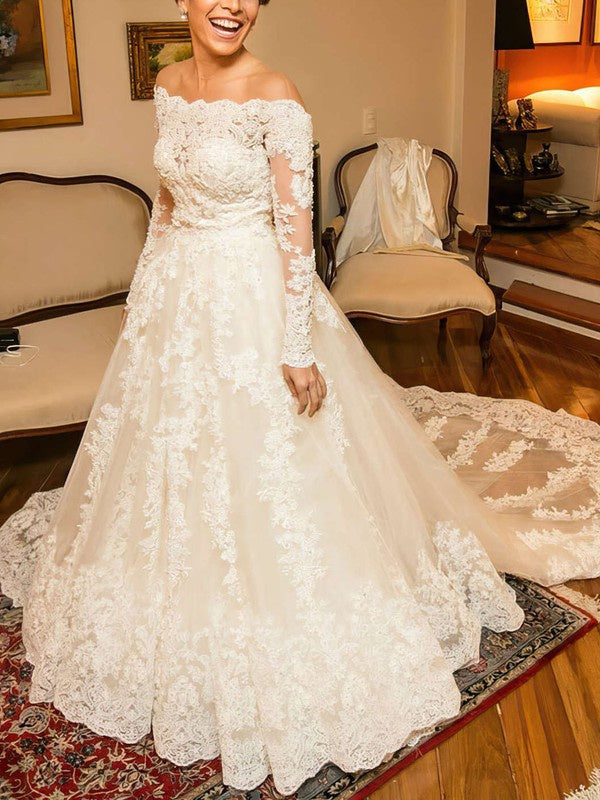 Luxurious Off-The-Shoulder Long Sleeves Ball Gown Chapel Train Wedding Dresses with Beads