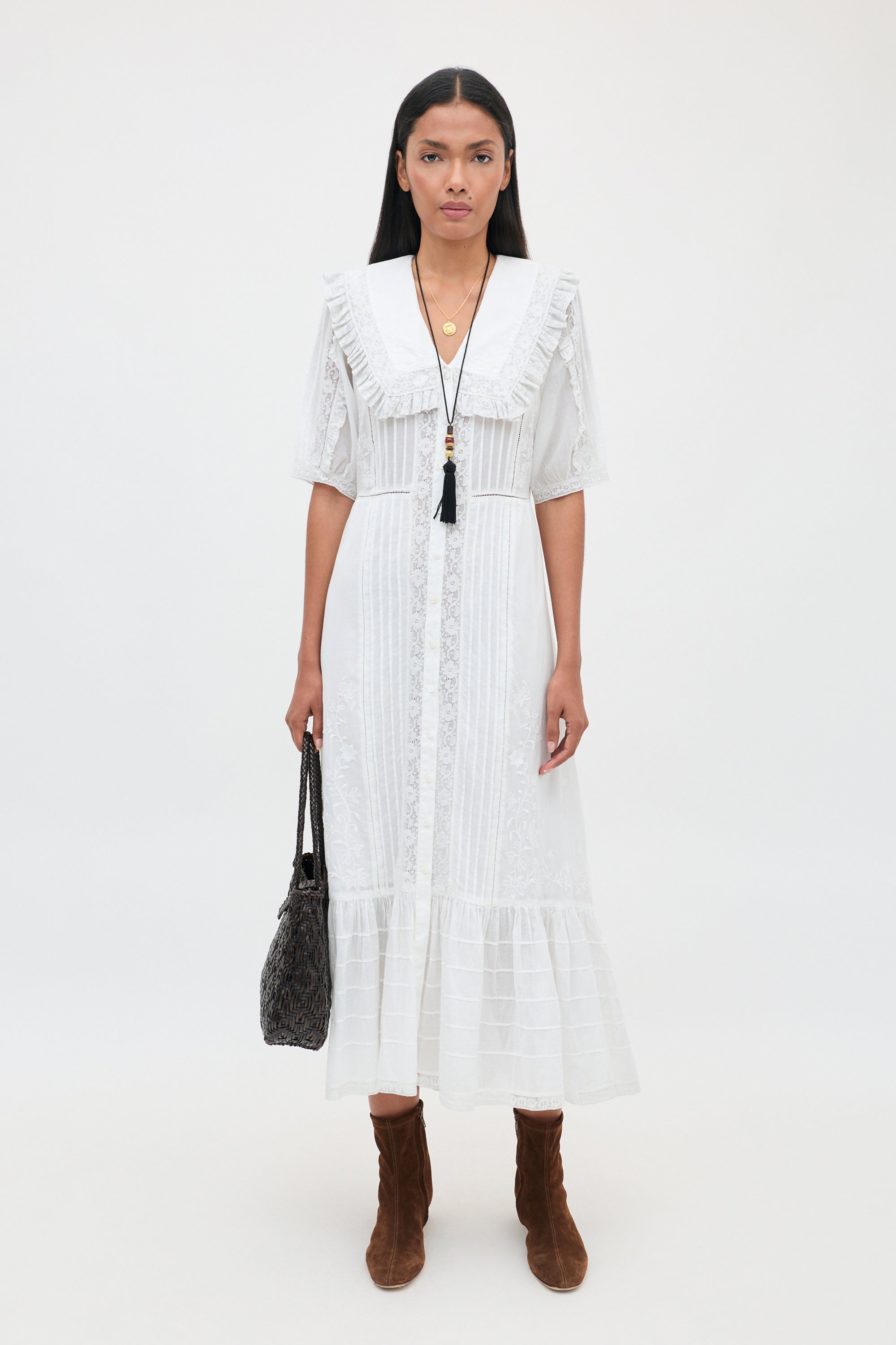 Edina - Pansy Embroidery White