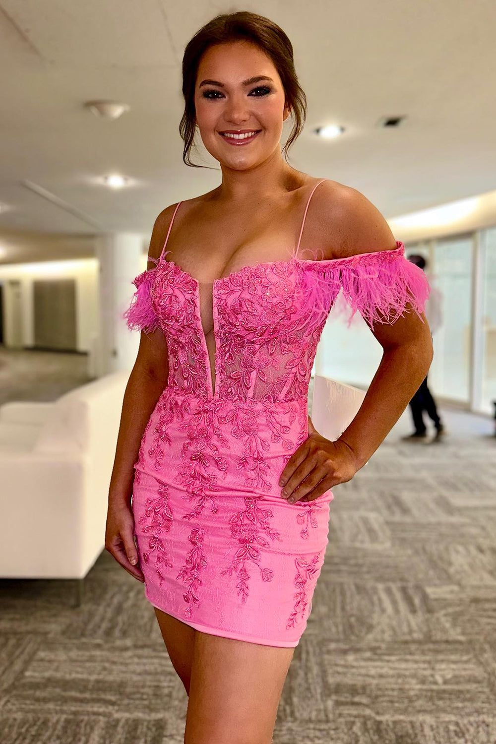 Glitter Pink Corset Lace Tight Short Homecoming Dress/Mini Dress with Feathers
