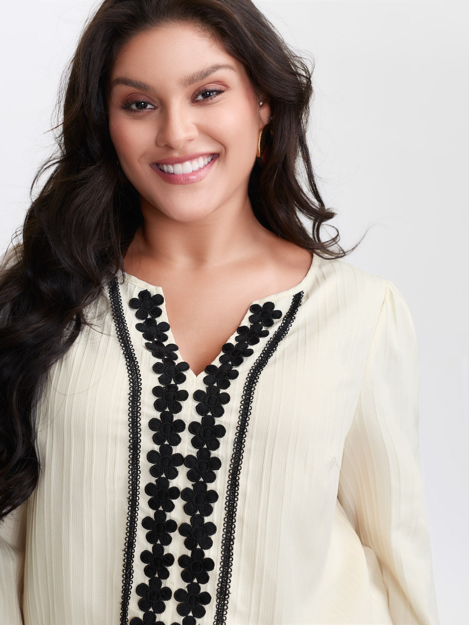 Lace Spliced Textured Lantern Sleeve Blouse