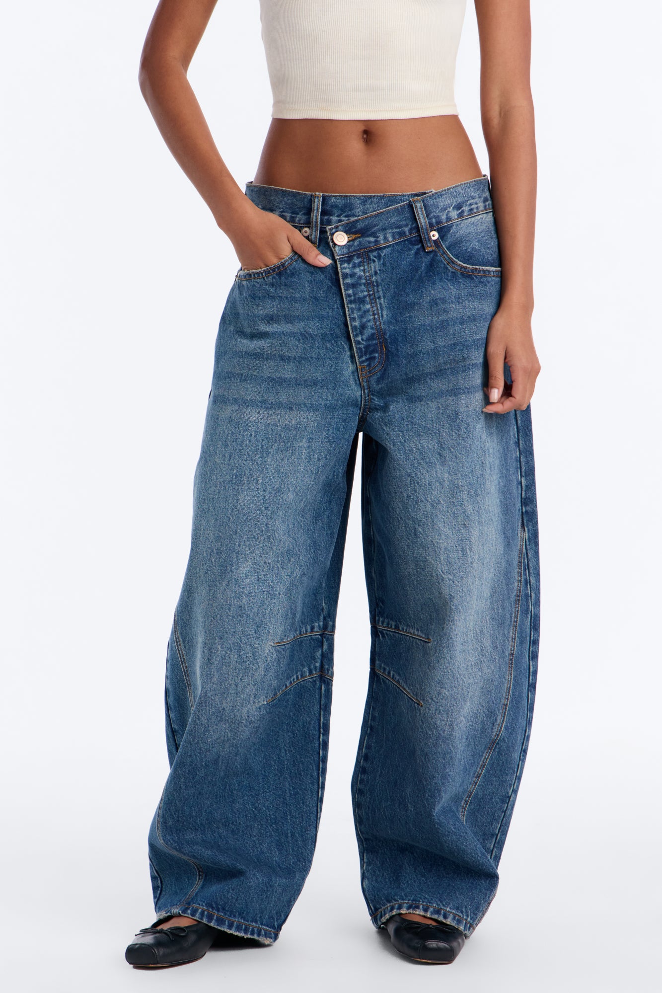 Ciao Bella Crossover Barrel Leg Jeans - Vintage Wash