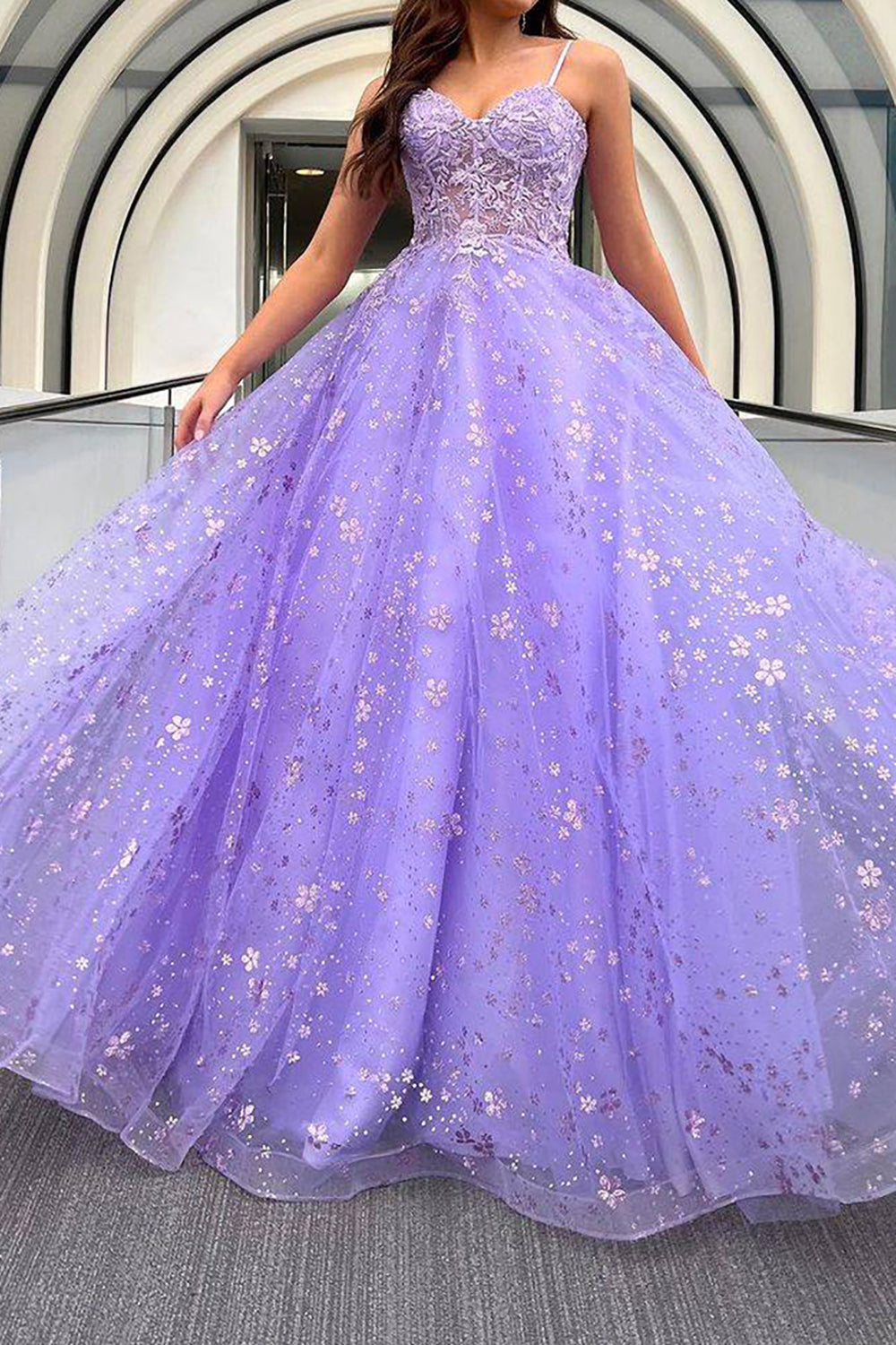 Elegant Purple Corset Prom Dress with Spaghetti Straps and Appliques in A-Line Style