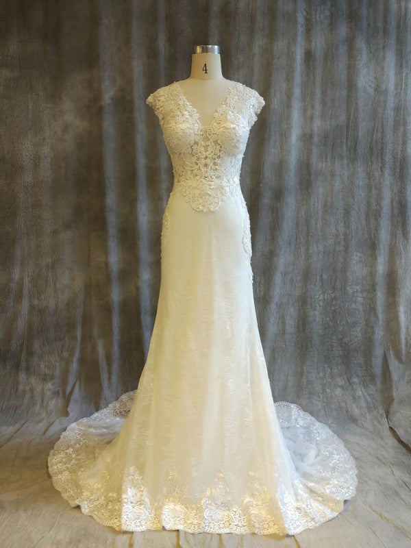 Elegant Sheath V-Neck Tulle Sweep Train Lace Wedding Dresses with Appliques