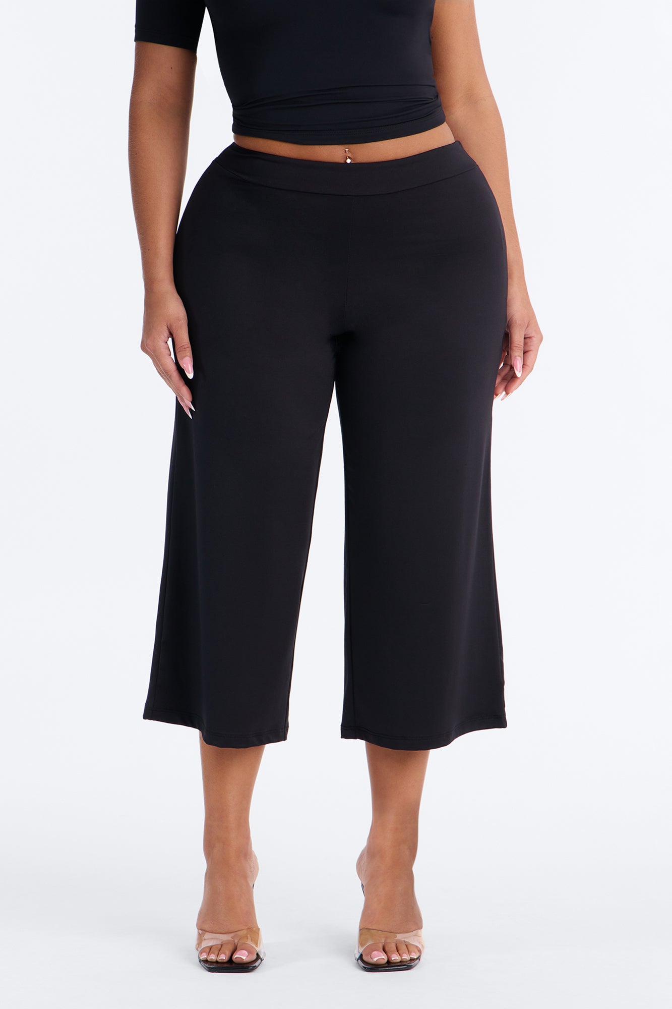 Contour Gaucho Capri Pant - Black