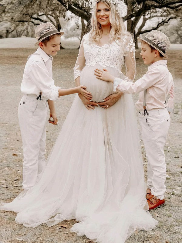 Chic 3/4 Long Sleeves Tulle A-Line Wedding Dresses with Court Train