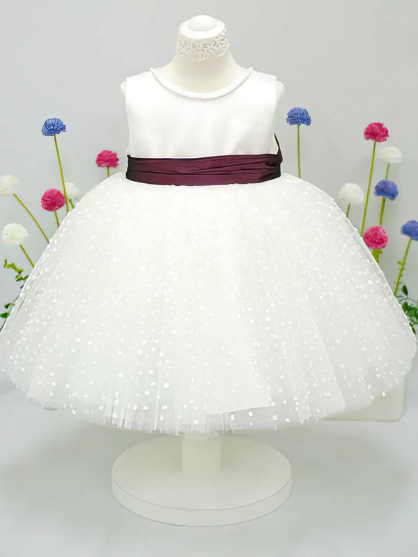 Elegant Ball Gown Crew Sleeveless Tulle Flower Girl Dresses with Sash