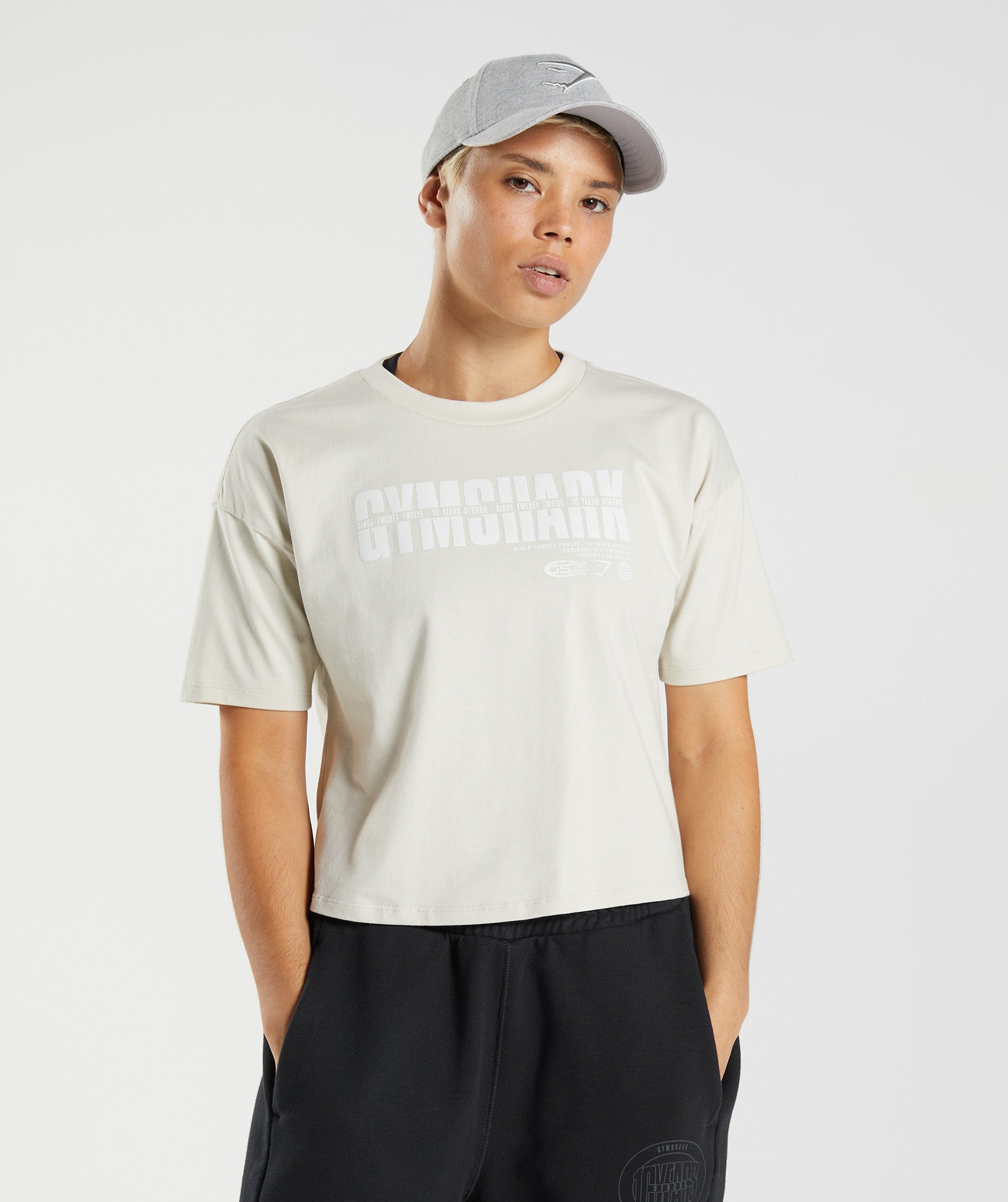 Gymshark GS10 Year Midi Top - Chalky Grey