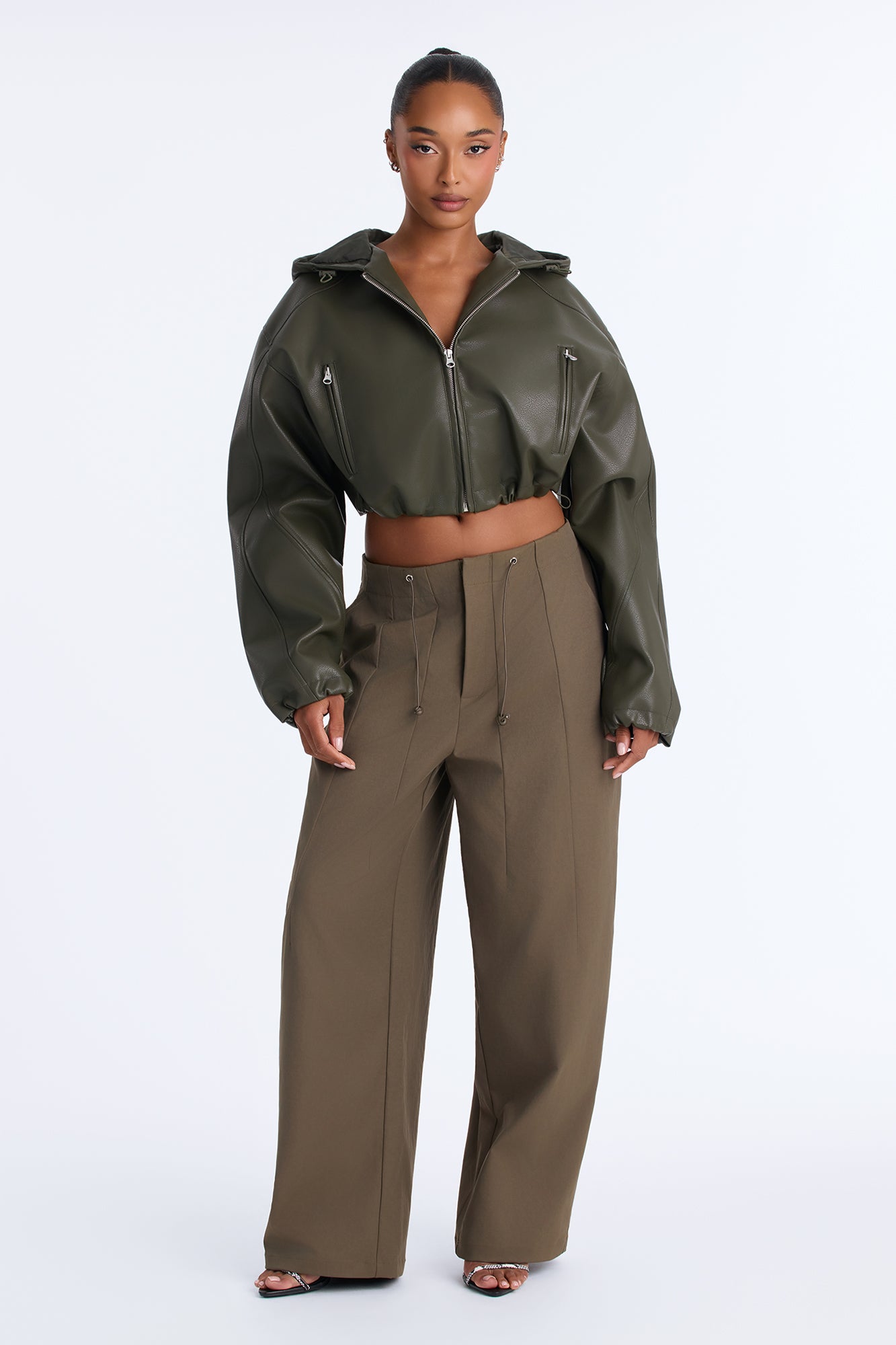 Eleni Low Rise Bungee Waist Barrel Leg Pant - Olive