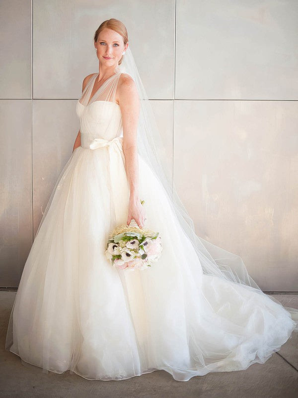Elegant Sleeveless Tulle Ball Gown Wedding Dresses with Ribbon